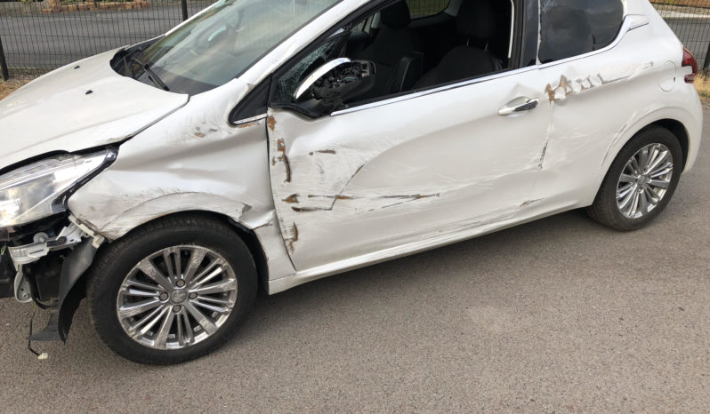 Peugeot 208 Allure 1.6HDI75 FULL ACCIDENTE complet