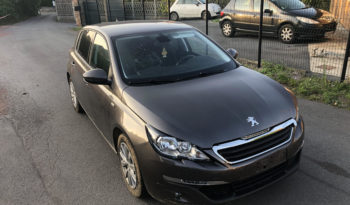 Peugeot 308 1.2 Puretech 110 Style Accidenté complet