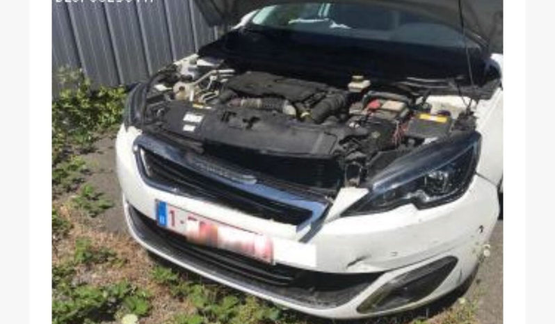 Peugeot 308 1.6HDI115 Féline FULL Accidenté complet