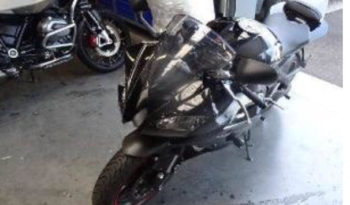 YAMAHA YZF-R6 FULL BLACK Accidenté complet