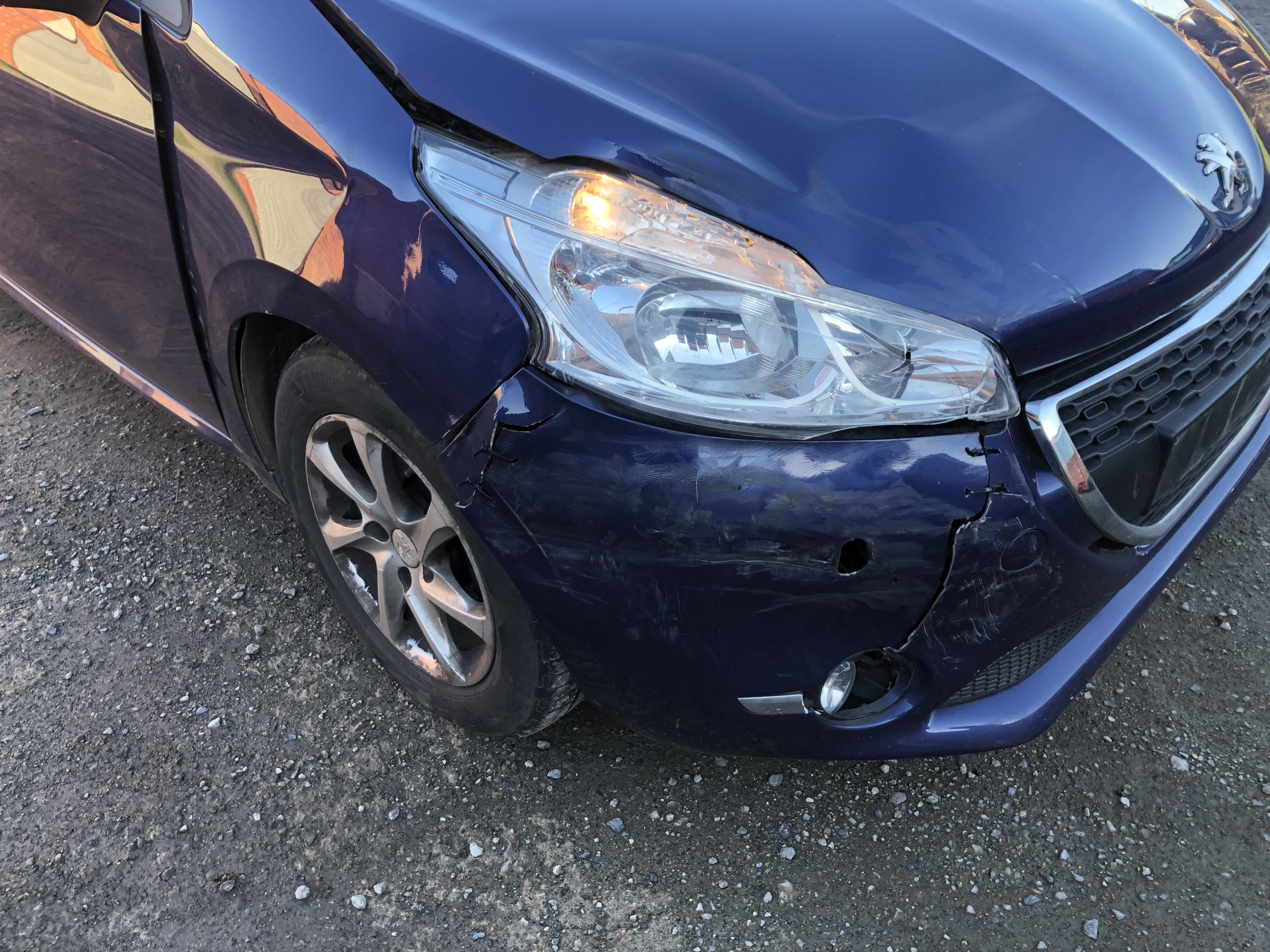 Peugeot 208 GTI 1.6 THP 208 – JNS-damaged-cars