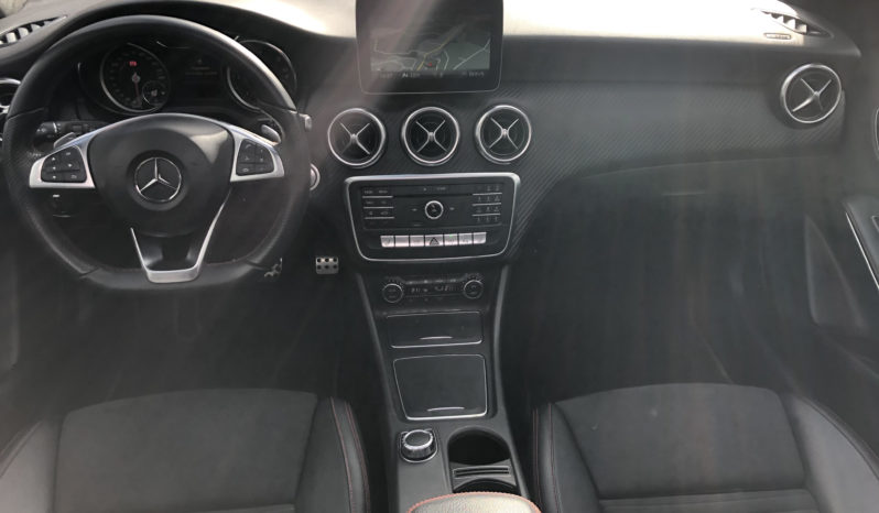 Mercedes-Benz A 200 d AMG FULL TOIT/GPS/FULL LED/SEMI-CUIR/18″ complet