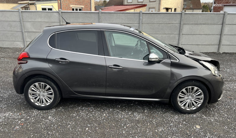 Peugeot 208 1.6 BlueHDI 100 Allure FULL complet