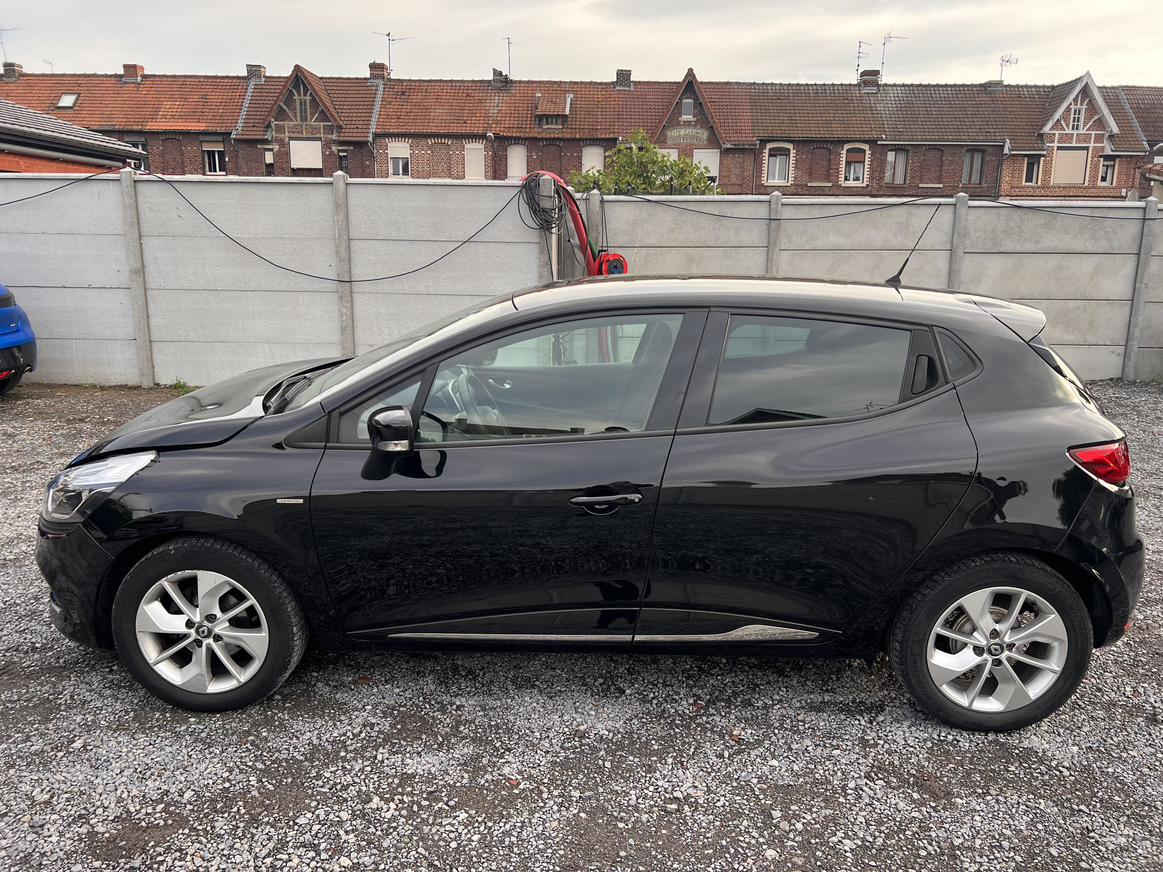 Renault Clio IV 4 0.9 Tce 90 Limited GPS – JNS-damaged-cars